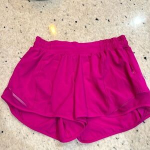 Hotty Hot 4 inch lululemon shorts